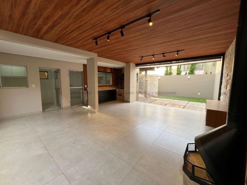 Sobrado em condomínio — Jardim Veraneio, Campo Grande MS